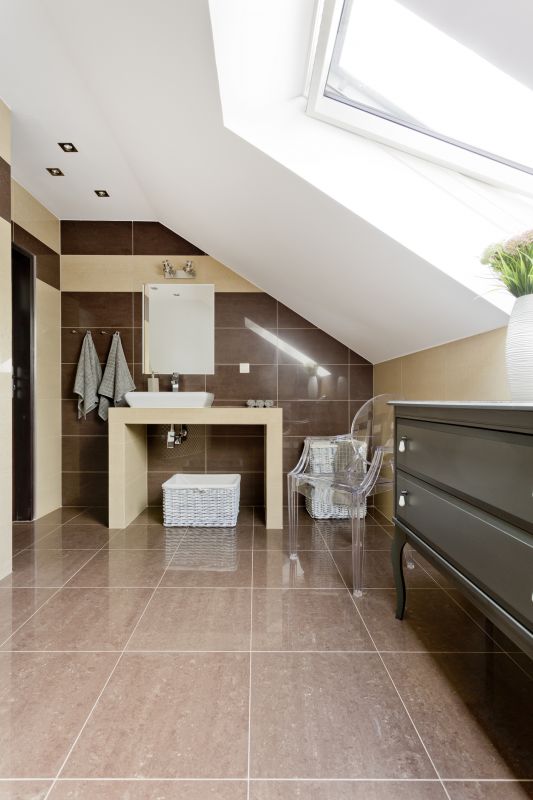 Bright and Inviting Bathroom
